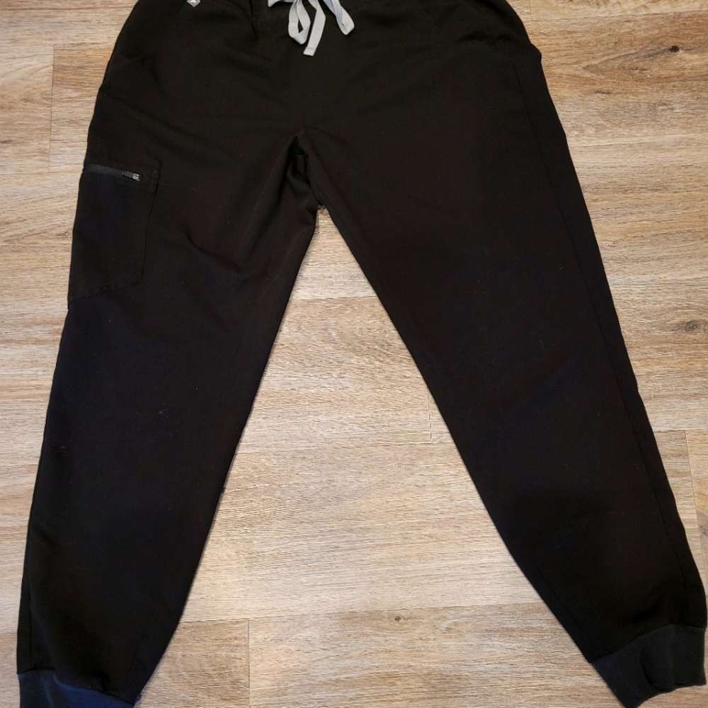 Figs Zamora Black Jogger Scrub Pant